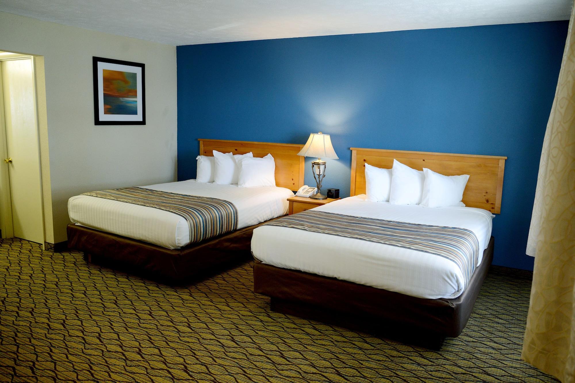 Baymont By Wyndham St. Ignace Lakefront Экстерьер фото