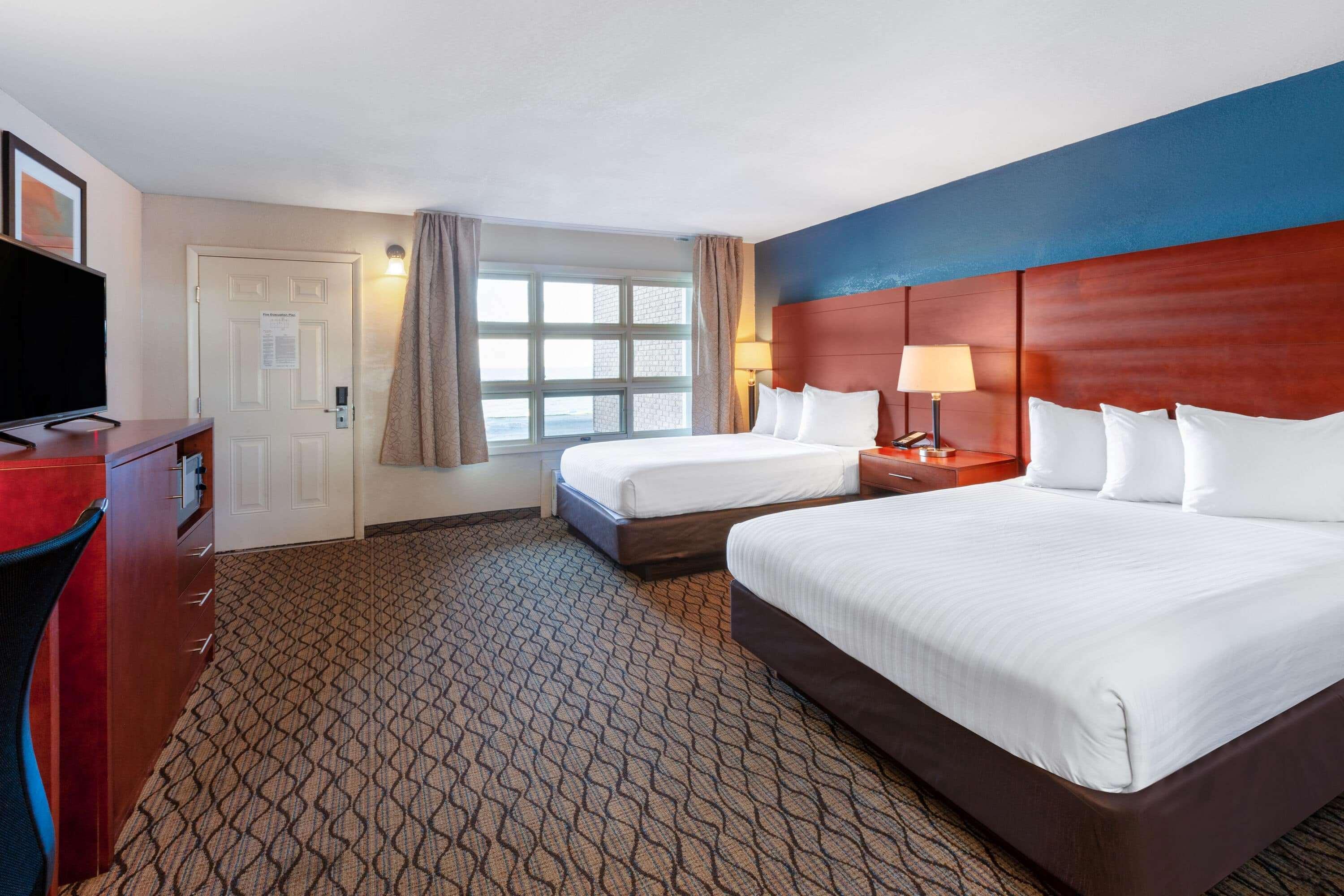 Baymont By Wyndham St. Ignace Lakefront Экстерьер фото