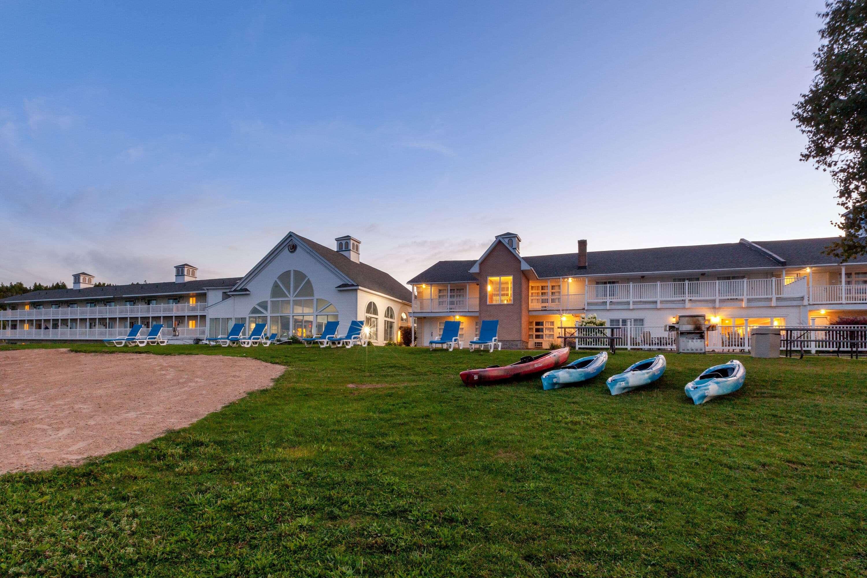 Baymont By Wyndham St. Ignace Lakefront Экстерьер фото
