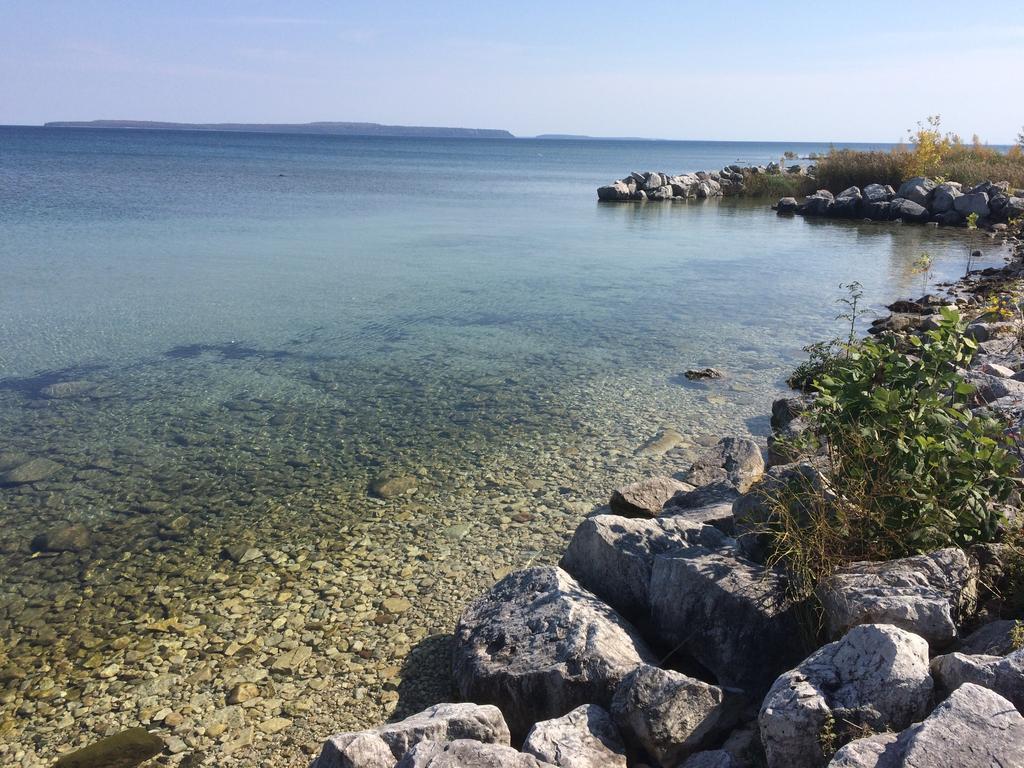 Baymont By Wyndham St. Ignace Lakefront Экстерьер фото
