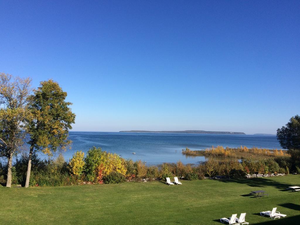 Baymont By Wyndham St. Ignace Lakefront Экстерьер фото